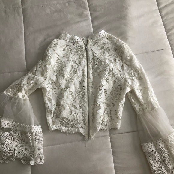 Lace Bell Sleeve Top - Picture 4 of 5